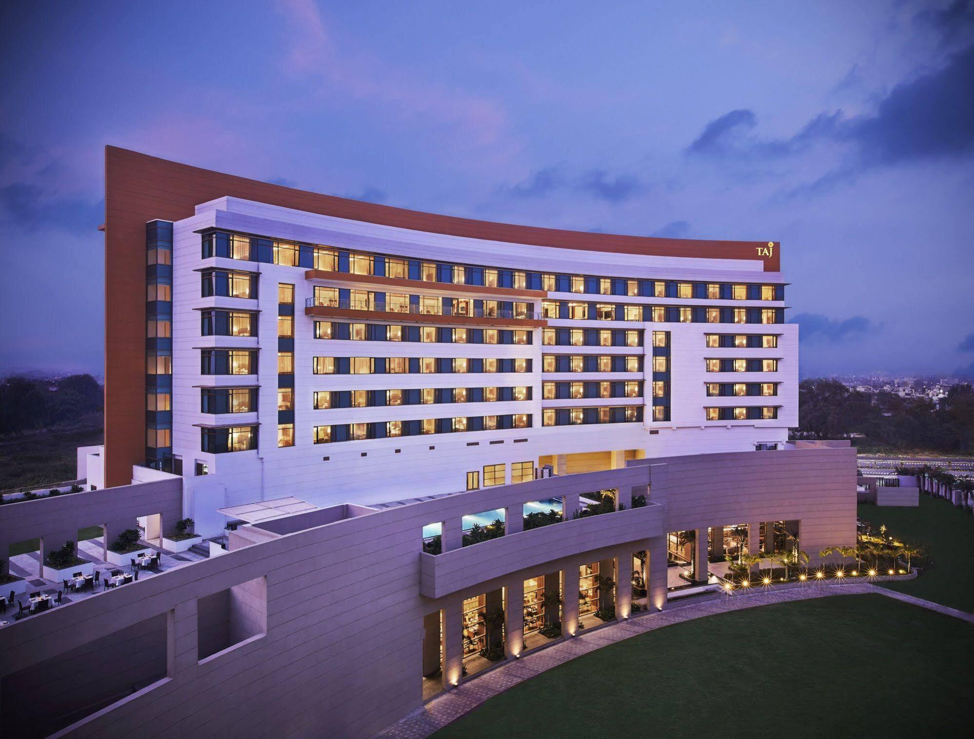 Hotel Taj Swarna, Amritsar Extérieur photo The Park, Hyderabad