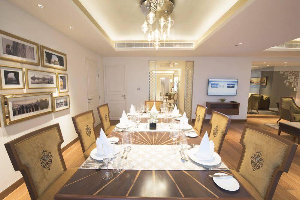 Hotel Taj Swarna, Amritsar Extérieur photo The dining room of the Presidential Suite