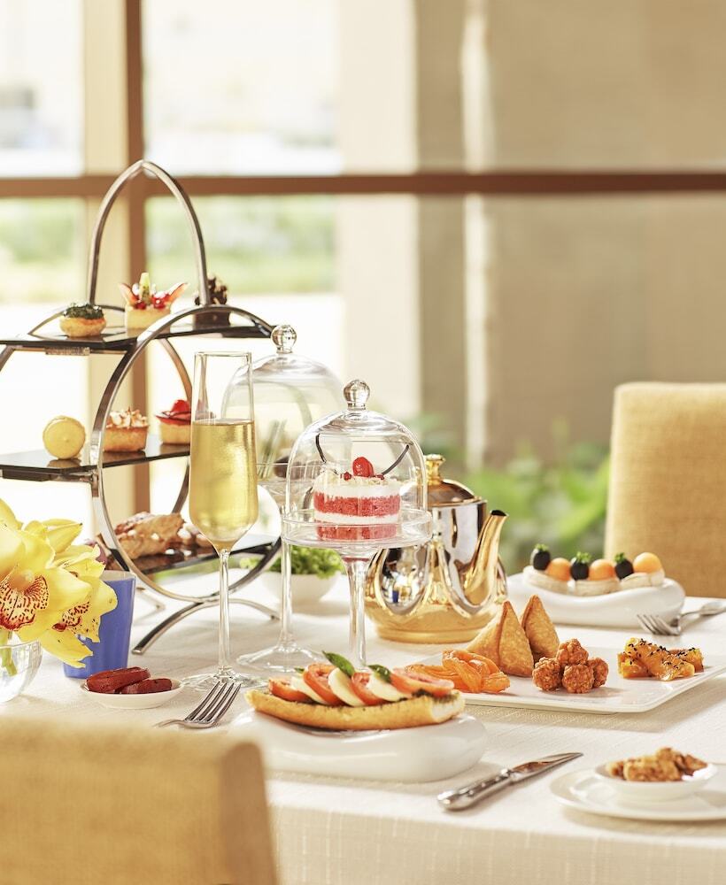 Hotel Taj Swarna, Amritsar Extérieur photo Afternoon tea at the Taj Mahal Palace, Mumbai